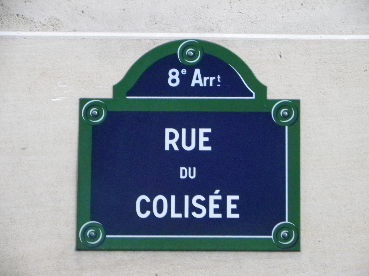 Rue_du_Colisée_à_Paris